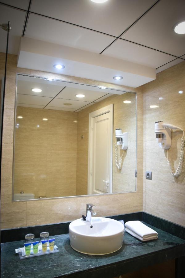 Double or Twin Room Sea View